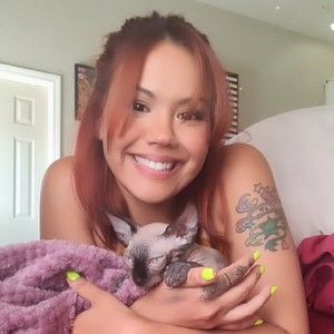 Meet your Posher, Nadia